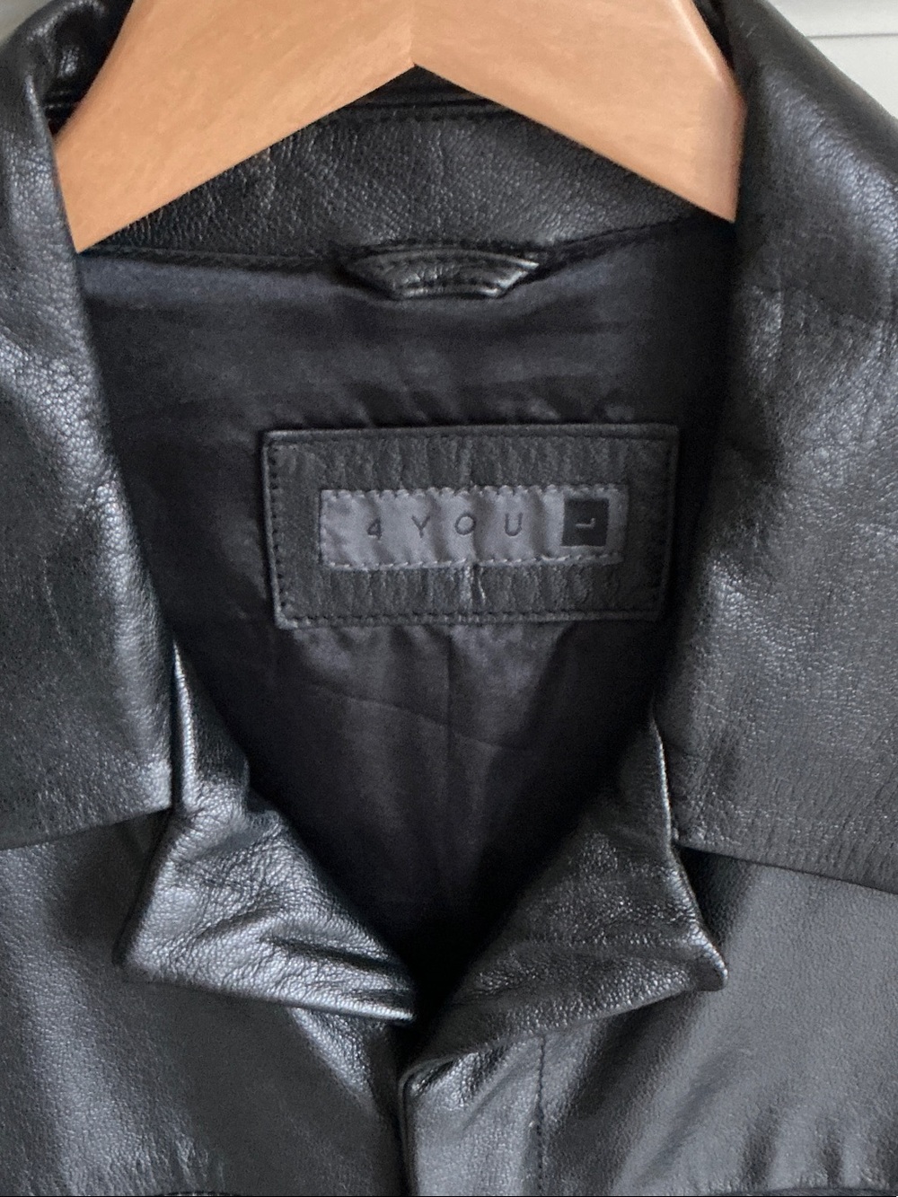 Black Men’s Leather Jacket with Classic Collar